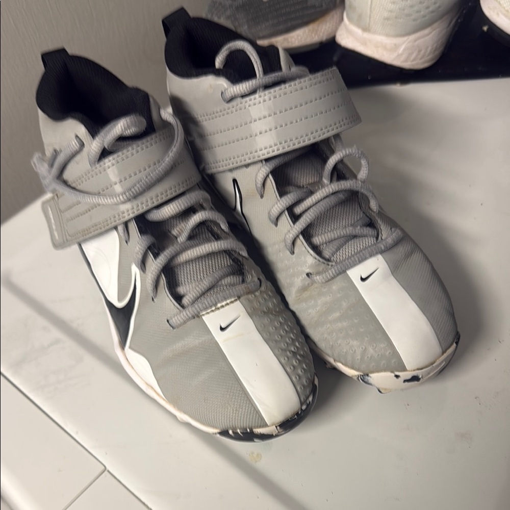 Mike Trout Baseball Shoes Nike Gray and Black High-Top Sneakers with Strap